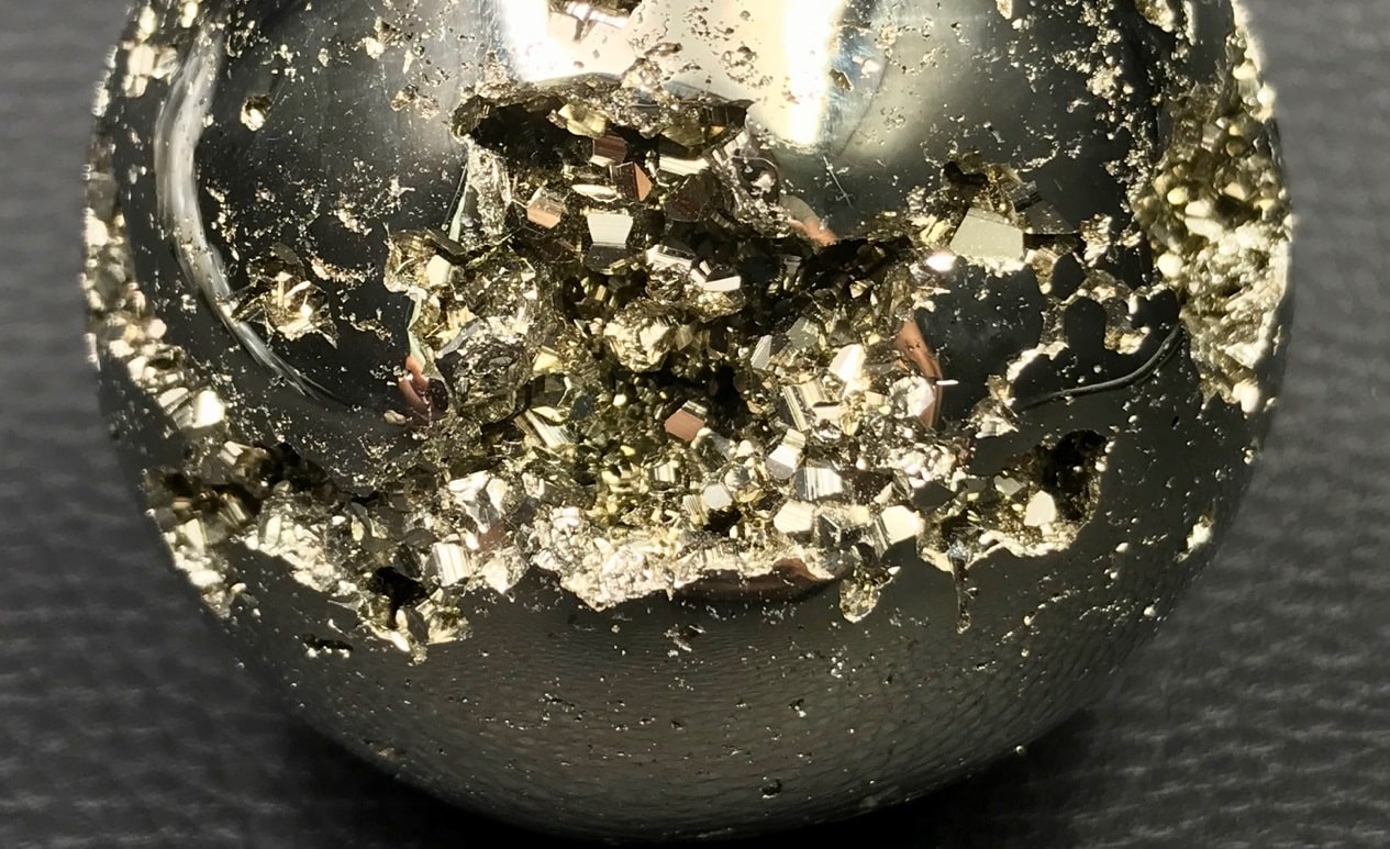 Lire la suite à propos de l’article Pyrite : vertus et propriétés de la pierre